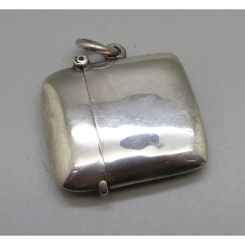 1054 - A silver vesta case, Birmingham 1907