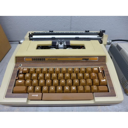 1124 - An Amstrad PPC640 portable computer and an Electron Automatic typewriter **PLEASE NOTE THIS LOT IS N... 