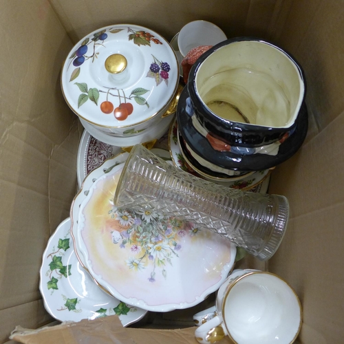 1135 - China including two Royal Doulton character jugs, Beefeater and one other, and glass vases**PLEASE N... 