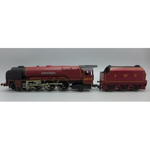 617 - A Hornby 00 gauge Duchess of Sutherland locomotive and tender