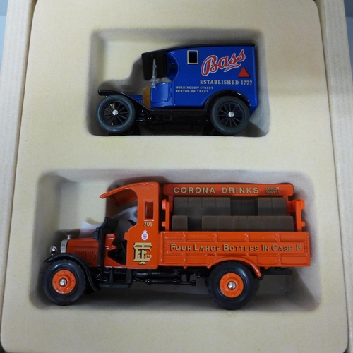 678 - Model vehicles; three Corgi and two Franklin Mint