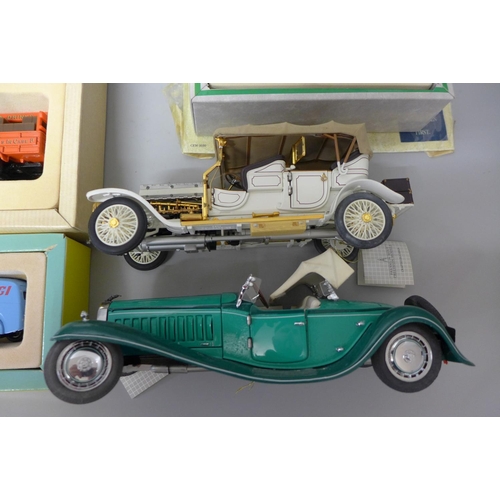 678 - Model vehicles; three Corgi and two Franklin Mint