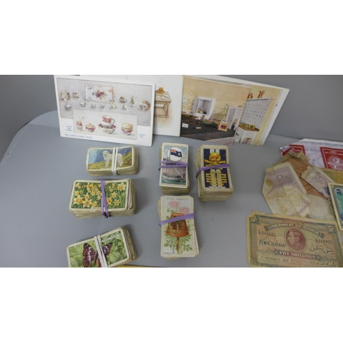 718 - Cigarette cards, postcards and bubble gum cards