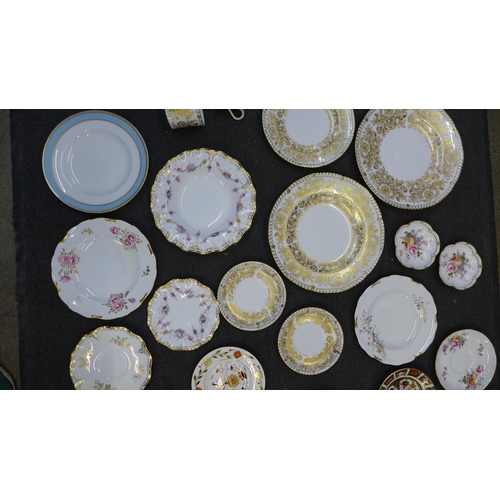 772 - A collection of Royal Crown Derby china including 1128 Imari Brocade, Posies, Beaumont, Pinxton Rose... 