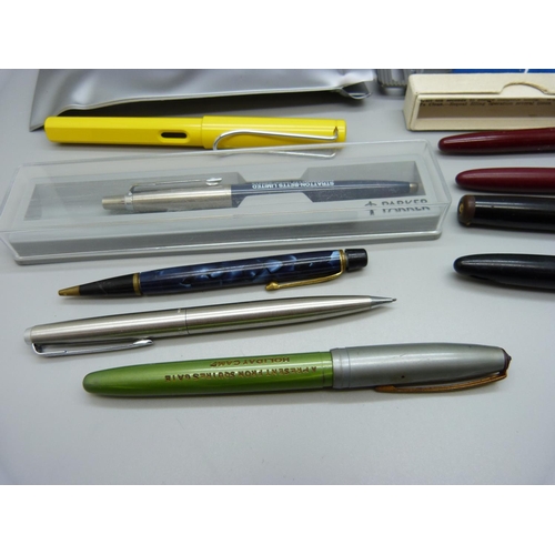 886 - Four pens with 14ct gold nibs, two a/f, and other pens