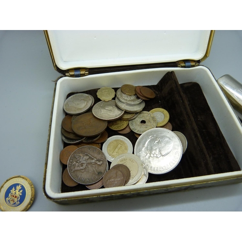 895 - A collection of coins, badges, etc.