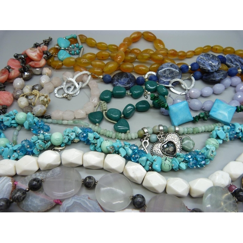 914 - Gemstone set jewellery