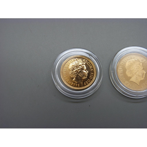 947 - A 2002 Golden Jubilee full and half-sovereign