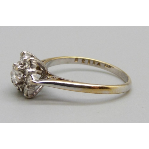 959 - An 18ct gold and diamond cluster ring, 3g, M