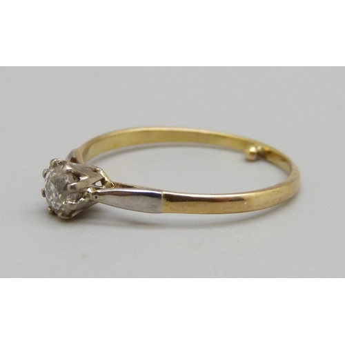 961 - An 18ct gold, platinum and diamond solitaire ring, approximately 0.25ct diamond weight, 1.5g, M