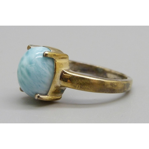 967 - A silver gilt, oval larimar cabochon set ring, Q