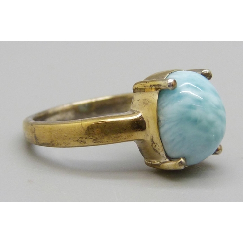 967 - A silver gilt, oval larimar cabochon set ring, Q