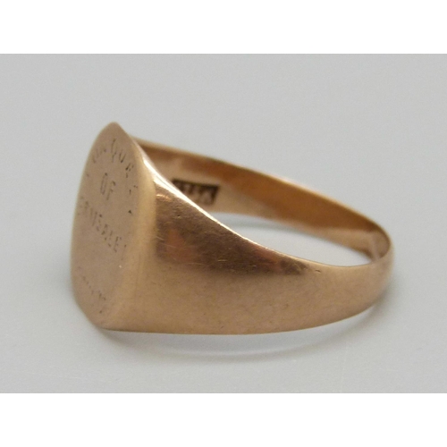 997 - A 9ct gold ring with inscription, 3.2g, R