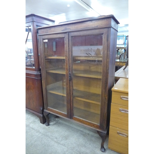 108 - An early 20th Century oak bookcase