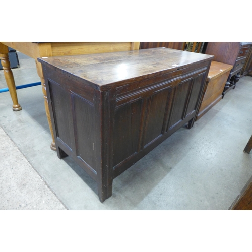 223 - A George III oak coffer