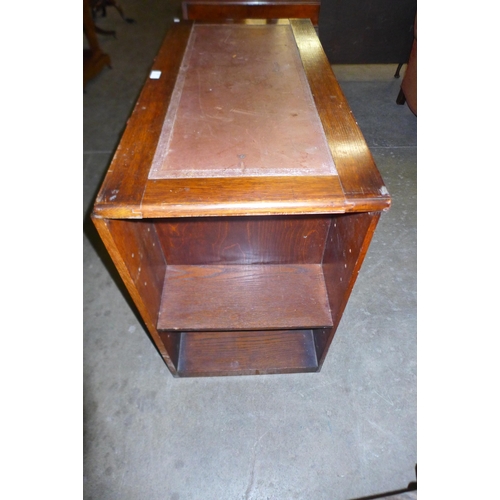 230 - An Art Deco oak desk