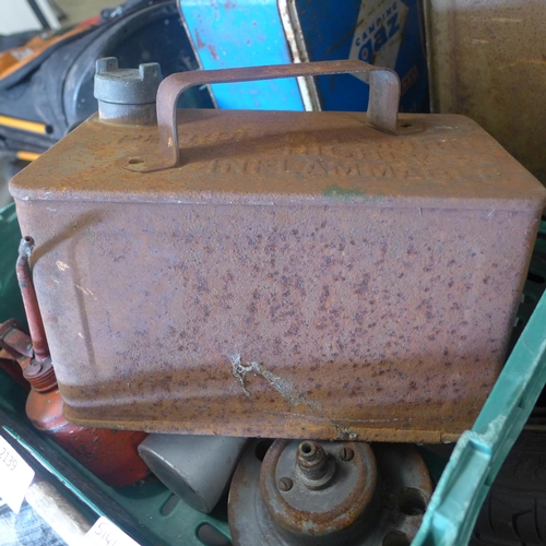 2139 - Tray of vintage oil and fuel cans