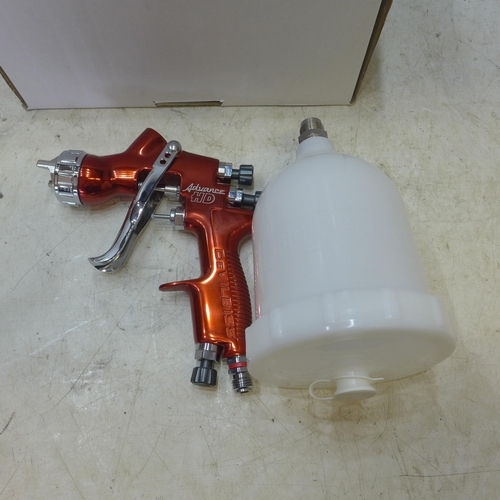 2210 - Devilbiss professional spray gun head and cup, boxed