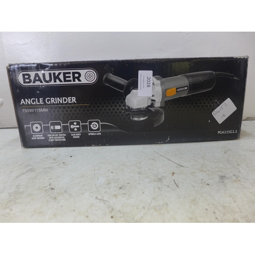 2028 - Bauker 750w angle grinder - boxed - W