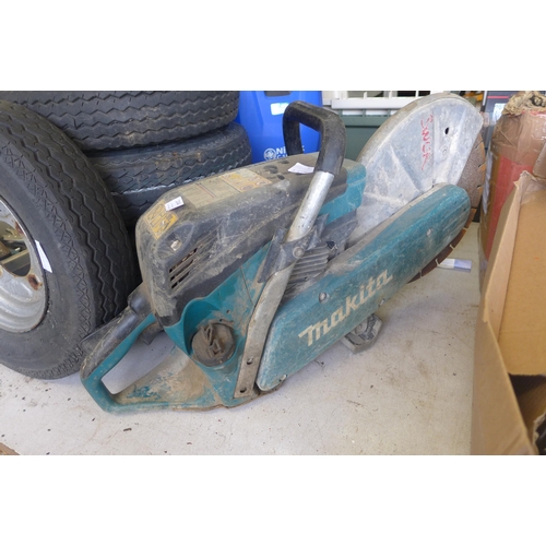 2044 - Makita petrol stone cutting saw with Stihl HS61 hedge cutter * this lot is subject to VAT