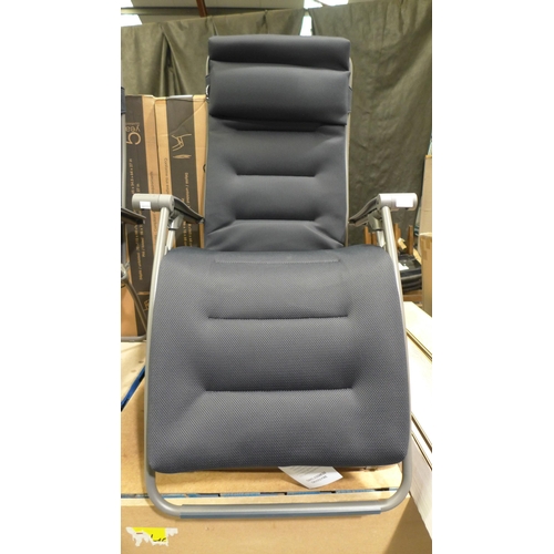 3177 - Lafuma Padded Recliner Chair, Original RRP £139.99 + VAT (265-222) *This lot is subject to VAT