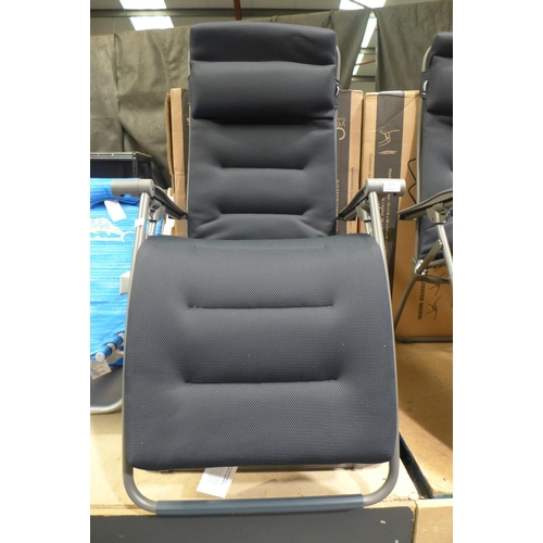 3178 - Lafuma Padded Recliner Chair, Original RRP £139.99 + VAT (265-223) *This lot is subject to VAT