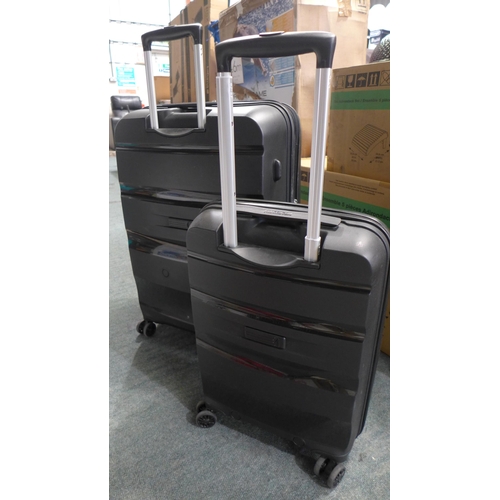 3257 - American Tourister 2pcs Hardside Black Spinner Case, Original RRP £119.99 + VAT (265-206) *This lot ... 