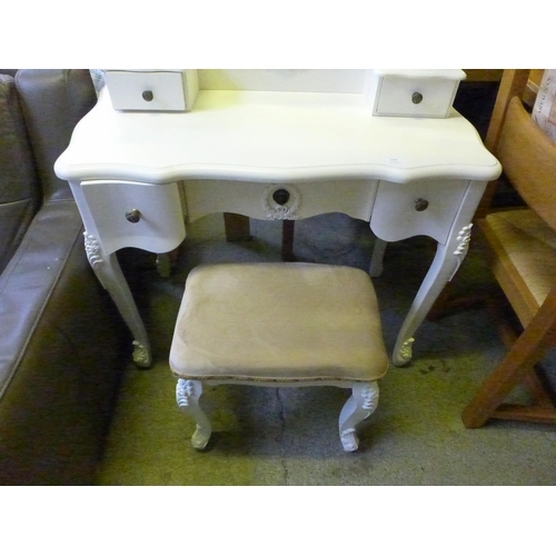 1540 - A white antique style dressing table with upholstered stool