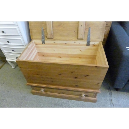 1561 - A pine two over four chest of drawers and a single drawer blanket box