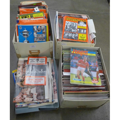 1035 - A large quantity of Nottingham Forest programmes, 1960s, 1970s and later including 1977-1978 winning... 