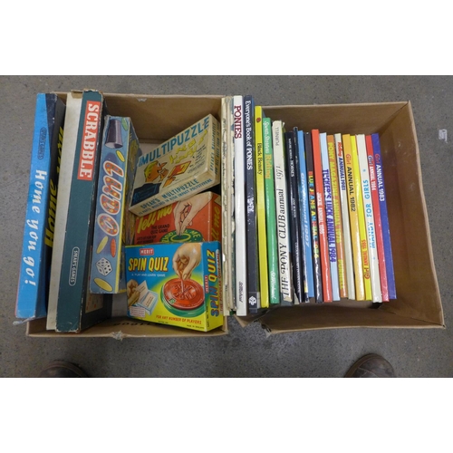 1040 - A box of 1980's children's annuals and a box of 1950's/60's parlour games **PLEASE NOTE THIS LOT IS ... 