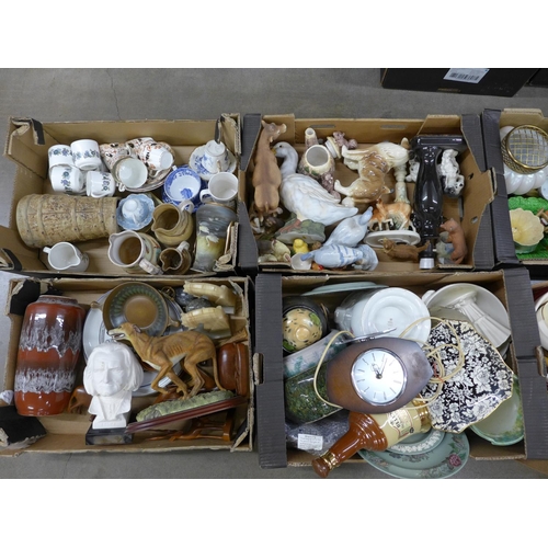 1047 - Eight boxes of assorted items, metalwares, decorative items and glassware **PLEASE NOTE THIS LOT IS ... 