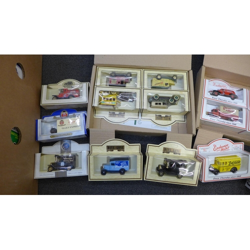 714 - A box of Days Gone Models of Yesteryear die-cast model vehicles, most boxed