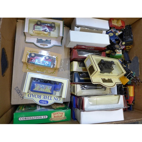 714 - A box of Days Gone Models of Yesteryear die-cast model vehicles, most boxed