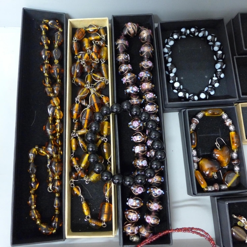 730 - Murano glass jewellery and other glass jewellery