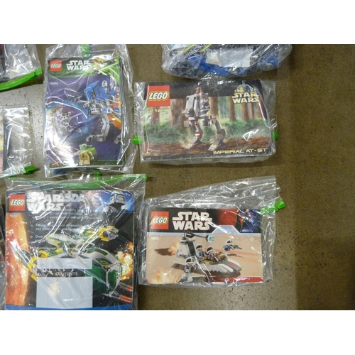 775 - A collection of ten smaller Star Wars Lego sets