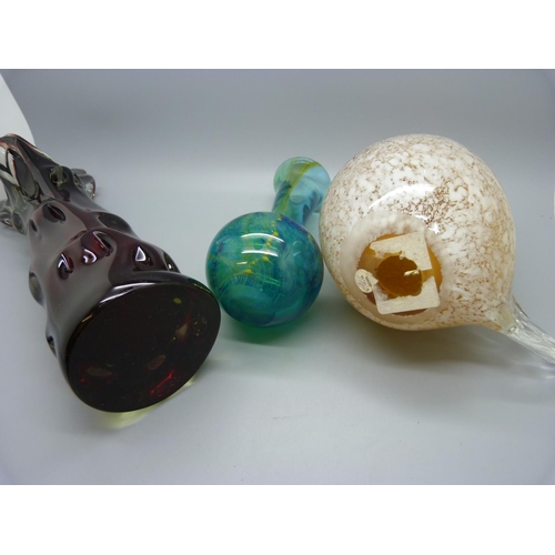 809 - Three items of glass including Mdina posy vase