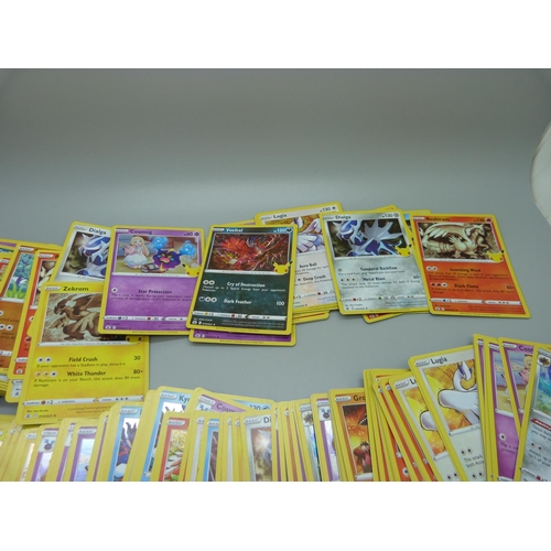 830 - 450 holographic Pokemon cards