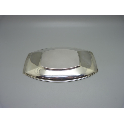 841 - A silver John Player dish, 115g