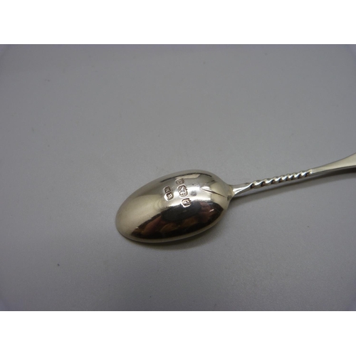 877 - A set of six silver coffee spoons, H. Mathews, Birmingham 1900, 54g