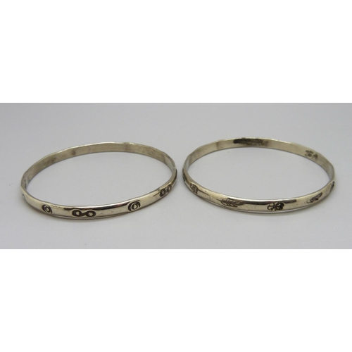 916 - Two Mexican silver bangles, 33g