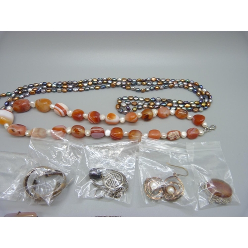 947 - A collection of silver and silver mounted jewellery, including agate, pearl, etc.