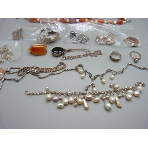 947 - A collection of silver and silver mounted jewellery, including agate, pearl, etc.