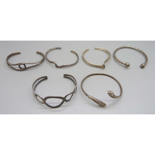 967 - Six silver bangles, 75g