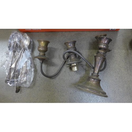 998 - A box of silver plated items including an urn with lid **PLEASE NOTE THIS LOT IS NOT ELIGIBLE FOR PO... 