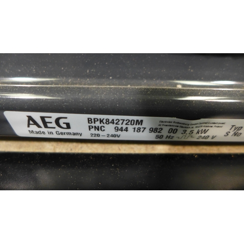 3104 - AEG Single Oven - model no:- BPK842720M, original RRP �832.5 inc. VAT (357-126) * This lot is subjec... 