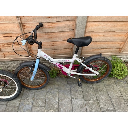 2141 - 2 Children's bikes: Hello Kitty and Longway