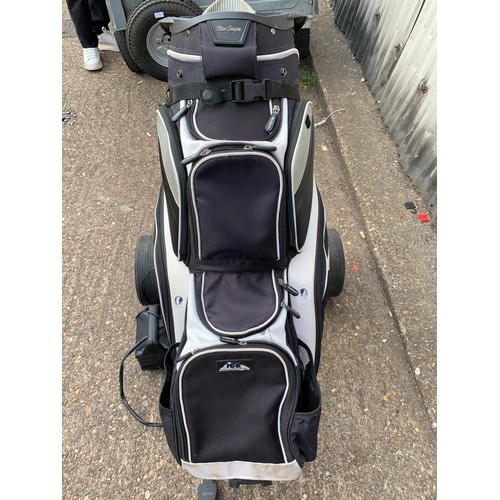 2420a - Macgregor electric golf bag with battery and charger