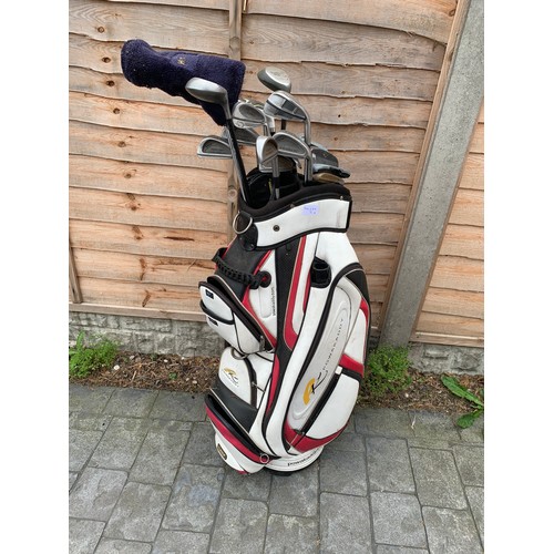 2442 - Golf bag and clubs