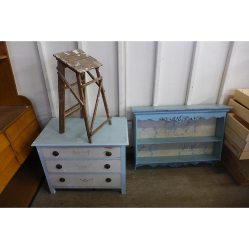 249 - A painted chest of drawers, a painted pine wall rack and a set of small steps